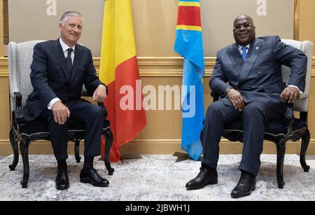 Congo, le 08 juin 2022. Roi Philippe - Filip de Belgique et du Congo Président Felix Tshisekedi photographié lors d'une réunion au Palais de la Nation, à Kinshasa, lors d'une visite officielle du couple royal belge en République démocratique du Congo, mercredi 08 juin 2022. Le roi et la reine de Belgique visiteront Kinshasa, Lubumbashi et Bukavu de 7 juin à 13 juin. BELGA PHOTO POOL BENOIT DOPPAGNE Banque D'Images