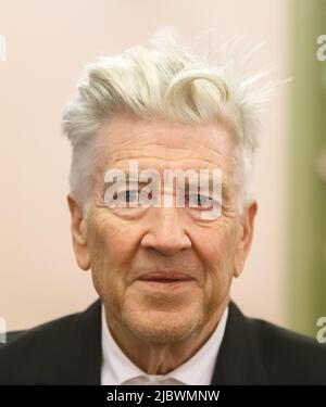 Le réalisateur, scénariste, producteur et acteur américain David Lynch est arrivé en Ukraine pour ouvrir un bureau de sa fondation caritative. Le réalisateur David Keith Lynch (né 20 janvier 1946) est un cinéaste américain, peintre, artiste visuel, acteur, musicien, et écrivain. (Photo de Mykhaylo Palinchak / SOPA Images/Sipa USA) Banque D'Images