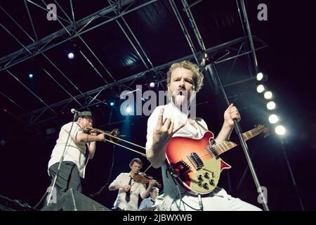 Rome, Italie. 20th juillet 2010. Stefan Hantel mieux connu par son nom de scène Shantel et Bucovina Club Orkestar se produire sur scène à Villa Ada à Rome. (Photo de Valeria Magri/SOPA Images/Sipa USA) crédit: SIPA USA/Alay Live News Banque D'Images