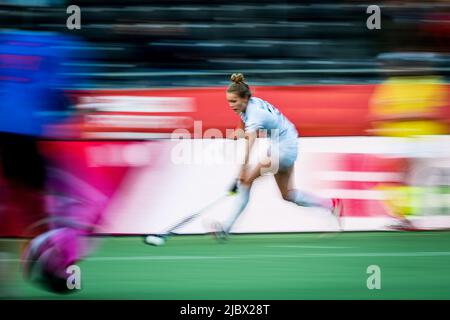 Wilrijk, Anvers. 08 juin 2022, Delphine Marien en Belgique photographiée en action lors d'un match de hockey entre les Red Panthers belges et la Chine sur la scène du groupe (jeu 10 sur 16) du concours de la Women's FIH Pro League, mercredi 08 juin 2022 à Wilrijk, Anvers. BELGA PHOTO LAURIE DIEFFEMBACQ Banque D'Images