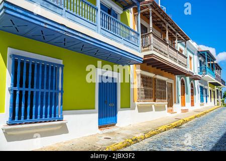 Maisons traditionnelles colorées dans la vieille ville de San Juan, Porto Rico. Banque D'Images
