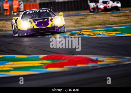 74 FRAGA Felipe (BRA), BIRD Sam (gbr), VAN GISBERGEN Shane (nzl), Riley Motorsport, Ferrari 488 GTE Evo, action pendant les séances de qualification et les pratiques libres des 2022 24 heures du Mans, 3rd tours du Championnat du monde d'endurance FIA 2022, sur le circuit de la Sarthe, De 8 juin à 12, 2022 au Mans, France - photo: Joao Filipe/DPPI/LiveMedia Banque D'Images