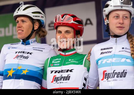 ELISA Longo Borghini, cycliste de l’équipe Trek Segafredo au Colchester Sports Park, inscrivez-vous avant de participer à la course cycliste UCI Women’s Tour, étape 1 Banque D'Images