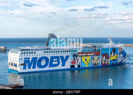 Moby Wonder ferry bateau dans le port de Livourne, Livourne, région de Toscane, Italie Banque D'Images