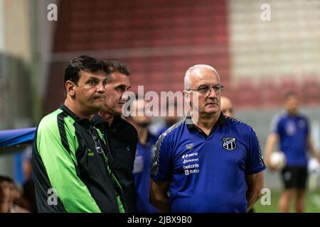 Belo Horizonte, Brésil. 08th juin 2022. MG - Belo Horizonte - 06/08/2022 - BRAZILIAN A 2022 - AMERICA MG X CEARA - America-MG coach Vagner Mancini parle avec l'entraîneur de la CEARA Dorival Junior lors d'un match contre Ceara au stade Independencia pour le championnat brésilien A 2022. Photo: Alessandra Torres/AGIF/Sipa USA crédit: SIPA USA/Alay Live News Banque D'Images