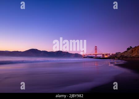 Golden Gate Bridge at sunset Banque D'Images