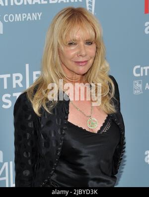 New York, États-Unis. 08th juin 2022. Rosanna Arquette participe à la première mondiale de Halftime au Tribeca Festival 2022 au United Palace Theatre de New York, NY on 8 juin 2022. (Photo de Stephen Smith/SIPA USA) crédit: SIPA USA/Alay Live News Banque D'Images