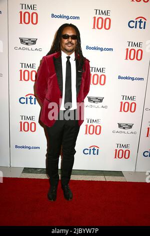 Colson Whitehead participe au GALA TIME 100 sur 8 juin 2022 au Frederick P Rose Hall, qui accueille le jazz au Lincoln Center de New York, New York, États-Unis. Cet événement célèbre la liste des 100 personnes les plus influentes du monde. Robin Platzer/ Twin Images/ SIPA USA Banque D'Images