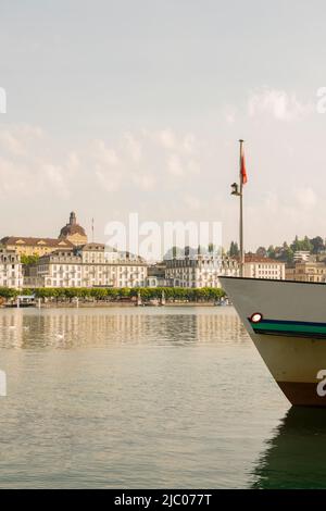 Navire de passagers dans la ville de Lucerne, Suisse. Banque D'Images
