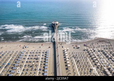 Documentation photographique aérienne de la jetée Lido di Camaiore Toscany Italie Banque D'Images
