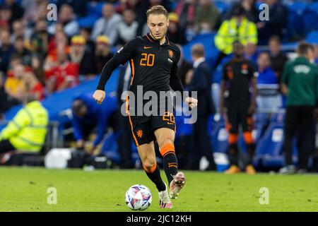 08-06-2022: Sport: Pays de Galles contre Nederland CARDIFF, ROYAUME-UNI - JUIN 8: Teun Koopmeiners (Oranje pays-Bas) pendant le match de la Ligue des Nations entre Banque D'Images