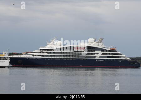 Sibenik, Croatie sur 9 juin 2022. Le croiseur touristique le Jacques Cartier part après deux préesasons de pandémie, cette année donne de l'espoir pour la croissance du nombre de touristes. Photo: Hrvoje Jelavic/PIXSELL Banque D'Images