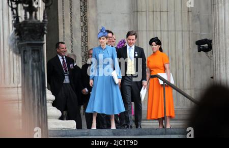 Londres, Royaume-Uni. 3rd juin 2022. La princesse Eugénie et la princesse beatrice arrivent - le service de Thanksgiving à la cathédrale Saint-Paul dans le cadre des célébrations du Jubilé de platine de HM la reine Elizabeth. Banque D'Images