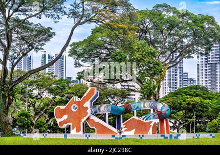 Toa Payoh Dragon Playground, le terrain de jeu en forme de dragon à base de sable était un modèle populaire pour les terrains de jeu d'Ang Mo Kio et Toa Payoh. Banque D'Images