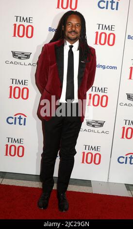 8 juin 2022, New York, New York, Etats-Unis: L'auteur COLSON WHITEHEAD participe au Gala 2022 FOIS 100 qui a eu lieu au Frederick P. Rose Hall, qui accueille le Jazz au Lincoln Center. (Credit image: © Nancy Kaszerman/ZUMA Press Wire) Banque D'Images