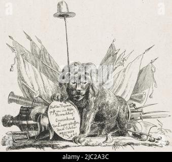 Vignette avec le lion hollandais devant un manteau de bras avec des bannières et le chapeau de la liberté. Dans les pattes du lion un bouclier avec une inscription sur un armistice atteint sur 18 octobre 1794 (entre la Grande-Bretagne et la France)., Lion hollandais pour le trophée de bras, 1794, imprimerie: Pieter Gerardus van OS, (mentionné sur l'objet), pays-Bas, 1794, papier, gravure, h 150 mm × l 142 mm Banque D'Images