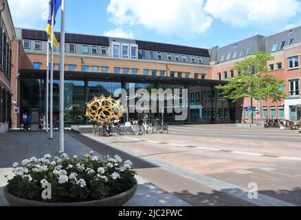 BARNEVELD, PAYS-BAS, 27 MAI 2022 : vue de la nouvelle mairie de Barneveld. Situé à côté de l'ancien hôtel de ville, c'est l'administration des conseils municipaux Banque D'Images