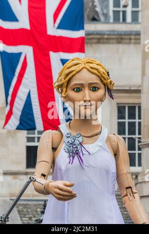 ’Les Favoris de la Reine.’, créé par une organisation d’arts de plein air basée à Coventry, dirigée par une marionnette de Godiva d’une hauteur de vingt pieds - la section Imagineer - LOI III : CÉLÉBRONS, douze chapitres raconteront l'histoire du règne de la Reine et des intérêts personnels, elle a impliqué environ 2 500 personnes issues de communautés à travers le Royaume-Uni - sa Majesté le Jubilé de platine de la Reine racontant l'histoire de son règne de 70 ans, joué en quatre parties. Banque D'Images