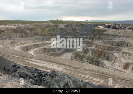 La carrière de Coldstones, Greenhow Hill, Pateley Bridge, Harrogate, North Yorkshire, Royaume-Uni exploité par Hanson Aggregates. Banque D'Images