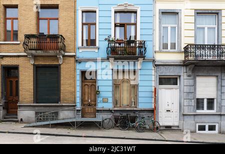 Schaerbeek, région de Bruxelles-capitale - Belgique - 06 25 2020 Maison avec accès pour les personnes handicapées en fauteuil roulant Banque D'Images