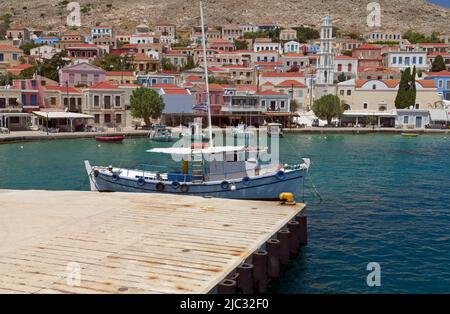 Vue depuis le ferry Dodécanèse Express jusqu'à l'île de Halki, près de Rhodes Banque D'Images