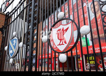 Liver Bird, Paisley Gates, Liverpool FC, Anfield Stadium, Liverpool, Angleterre, Royaume-Uni Banque D'Images