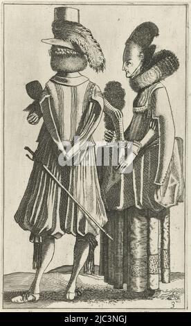 Homme et femme, élégamment habillés selon la mode de ca. 1610-1620. L'homme est vu de l'arrière. Il porte un chapeau de haut avec plumes, une épée dans le dos. La femme est orientée vers la gauche, ventilateur de plumes dans la main droite. Troisième impression d'une série de quatre reproductions de costumes, femme tenant un éventail de plumes à côté de l'homme vu de derrière des costumes (titre de la série), Jan van de Velde (II), Willem Pietersz. Buytewech, imprimeur: Anonyme, Amsterdam, c. 1610 - c. 1620, papier, gravure, h 202 mm × l 122 mm Banque D'Images