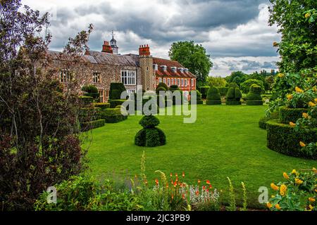 Hall place, jardins avec Topiary. Bexley Banque D'Images