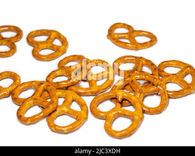 Un bouquet de bretzels. Beaucoup de morceaux.pâtisseries d'une forme inhabituelle intéressante.cuisson pour le thé. Biscuits croustillants. Banque D'Images