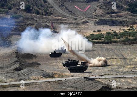 Izmir, Turquie. 9th juin 2022. Les forces armées turques participent à l'exercice EFES-2022 à Izmir, Turquie, 9 juin 2022. La première phase de l'exercice EFES-2022 a débuté sur 20 mai avec la participation de plus de 10 000 personnes, dont plus de 1 000 personnes d'autres pays sous la direction du Commandement de l'Armée turque de la mer Égée. Crédit: Mustafa Kaya/Xinhua/Alamy Live News Banque D'Images