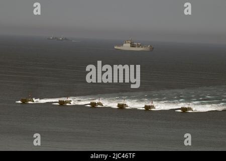 Izmir, Turquie. 9th juin 2022. Les forces armées turques participent à l'exercice EFES-2022 à Izmir, Turquie, 9 juin 2022. La première phase de l'exercice EFES-2022 a débuté sur 20 mai avec la participation de plus de 10 000 personnes, dont plus de 1 000 personnes d'autres pays sous la direction du Commandement de l'Armée turque de la mer Égée. Crédit: Mustafa Kaya/Xinhua/Alamy Live News Banque D'Images