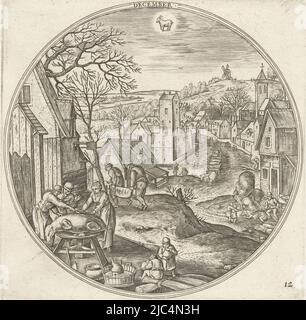 Cadre rond avec paysage d'hiver et scènes d'hiver. Décembre est le mois de l'abattage. L'accent est mis sur l'abattage des porcs, après quoi les animaux sont fumés et salés. En arrière-plan, les bovins sont amenés à l'abattoir. Dans le centre supérieur est la constellation Capricorne. L'imprimé fait partie d'une série sur les douze mois, décembre les douze mois (titre de la série)., imprimeur: Adriaen Collaert, Hans bol, éditeur: Claes Jansz. Visscher (II), Anvers, 1578 - 1582, papier, gravure, h 143 mm × l 145 mm Banque D'Images