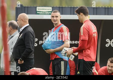 Tubize, Belgique. 10th juin 2022. Zeno Debast en Belgique photographié lors d'une session d'entraînement de l'équipe nationale belge, les Red Devils, vendredi 10 juin 2022 à Tubize, en préparation des prochains matchs de la Ligue des Nations de l'UEFA. BELGA PHOTO BRUNO FAHY crédit: Belga News Agency/Alay Live News Banque D'Images