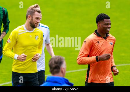 ZEIST, PAYS-BAS - JUIN 10 : Stefan de Vrij des pays-Bas et Denzel Dumfries des pays-Bas lors d'une session de formation des pays-Bas au campus de la KNVB sur 10 juin 2022 à Zeist, pays-Bas. (Photo de Broer van den Boom/Orange Pictures) Credit: Orange pics BV/Alay Live News Banque D'Images