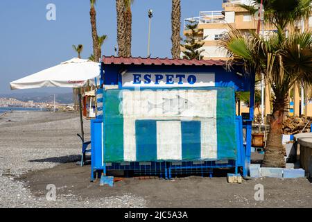 Sardine Shack sur la plage à l'Algarve Costa dans la région Axarquia de Malaga, Andalousie, Costa del sol, Espagne Banque D'Images