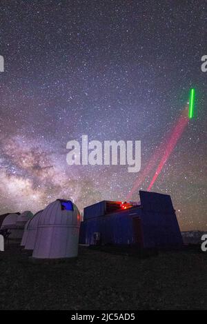 (220610) -- LHASSA, 10 juin 2022 (Xinhua) -- photo de fichier prise sur 2 mai 2017 montre des expériences de téléportation quantique dans la préfecture de Ngari, dans la région autonome du Tibet du sud-ouest de la Chine. (Observatoire NAO Ngari/document via Xinhua) Banque D'Images