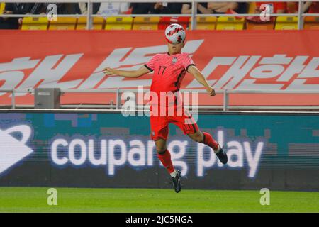 10 juin 2022, Suwon, Gyeonggi, Corée du Sud: 10 juin 2022-Suwon, Corée du Sud, Sangho de Corée du Sud action lors d'un match international amical présenté par Hana Bank Corée contre Paraguay au stade Suwon Worldcup à Suwon, Corée du Sud. (Credit image: © Ryu Seung-il/ZUMA Press Wire) Banque D'Images