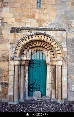 La porte occidentale de l'église St Marys dans le village d'Etton, East Riding of Yorkshire, Royaume-Uni Banque D'Images