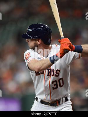 Houston Astros le fieleur droit Kyle Tucker (30) chauves-souris dans le bas du deuxième repas du jeu MLB entre les Astros de Houston et le Marin de Seattle Banque D'Images