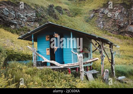 Une plage en bois shack sur une plage privée à Muchalls dans Aberdeenshire Ecosse Banque D'Images