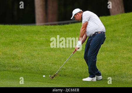 L'américain Chris Kirchner joue un coup lors du tournoi de golf pro/Am du LIV au club Centurion. Kirchner était lié à l'achat de Derby County FC. Banque D'Images