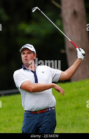 L'américain Chris Kirchner joue un coup lors du tournoi de golf pro/Am du LIV au club Centurion. Kirchner était lié à l'achat de Derby County FC. Banque D'Images