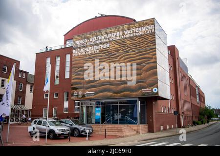 Wilhelmshaven, Allemagne. 10th juin 2022. Le Centre des visiteurs de la mer des Wadden, classé au patrimoine mondial de l'UNESCO. C'est le plus grand centre d'éducation et d'information du parc national de la mer des Wadden en Basse-Saxe sur la côte. L'exposition permanente a été reconstruite pendant deux ans et rouverte par une cérémonie. Credit: Sina Schuldt/dpa/Alay Live News Banque D'Images