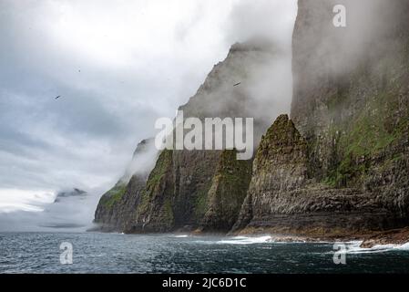 Imposantes falaises de Vestmanna, île de Streymoy, îles Féroé Banque D'Images