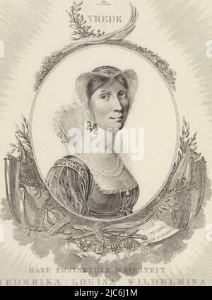 Portrait de Wilhelmina Frederica Louisa (Reine des pays-Bas). Autour du portrait un deuxième imprimé avec un cadre et un halo., Portrait de Wilhelmina Frederica Louisa (Reine des pays-Bas), Imprimeur: Willem van Senus, (mentionné sur l'objet), après: Johann Heinrich Schröder, (mentionné sur l'objet), éditeur: Evert Maaskamp, (mentionné sur l'objet), Amsterdam, 1815 - 1851, papier, gravure, h 348 mm × l 323 mm, h 340 mm × l 315 mm Banque D'Images