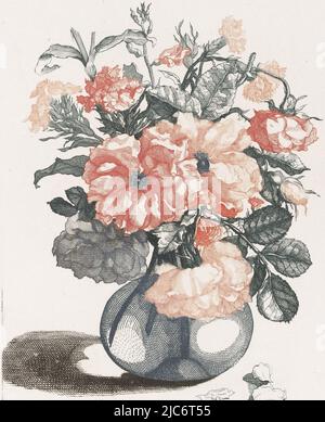Vase en verre avec fleurs. A côté du vase quelques pétales, cinq imprimés de fleurs dans des vases en verre vase en verre avec fleurs, à côté d'eux pétales, fabricant d'imprimés: Anonyme, Jean Baptiste Monnoyer, Johan Teyler, pays-Bas, 1688 - 1698, papier, gravure, h 227 mm × l 165 mm Banque D'Images