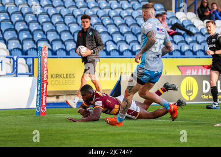 Huddersfield, Royaume-Uni. 10th juin 2022. Essayez Huddersfield pendant le match de Super League entre Huddersfield Giants et Leeds Rhinos au stade John Smiths, Huddersfield, Angleterre, le 10 juin 2022. Photo de Simon Hall. Utilisation éditoriale uniquement, licence requise pour une utilisation commerciale. Aucune utilisation dans les Paris, les jeux ou les publications d'un seul club/ligue/joueur. Crédit : UK Sports pics Ltd/Alay Live News Banque D'Images