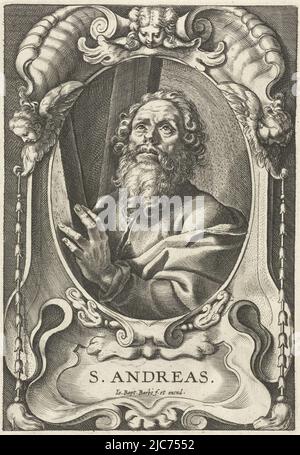 Apôtre Andreas avec croix dans le cadre avec ornements architecturaux S. Andreas SS. Apostolorum et Evangelistorum Icones , imprimeur: Jan-Baptist Barbé, (mentionné sur l'objet), dessinateur intermédiaire: Theoddoor van Loon, éditeur: Jan-Baptist Barbé, (mentionné sur l'objet), 1588 - 1648, papier, gravure, h 129 mm × l 94 mm Banque D'Images