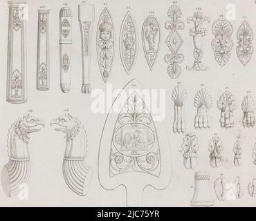 Motifs décorés de motifs feuilles, de têtes et de pattes de lion. Abaisser les deux têtes d'animaux de gauche. Tous les objets sont numérotés. Print fait partie d'un album d'une série de six ornements. Dessins ornementés, imprimeur: Anonyme, Allemagne, après 1817, papier, gravure, h 206 mm × l 261 mm Banque D'Images