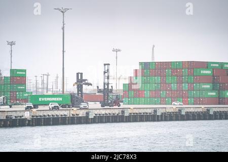 San Pedro, Californie, États-Unis. 10th juin 2022. Expédition permanente au port de Los Angeles à San Pedro, Californie 10 juin 2022. (Credit image: © Dominick Sokotooff/ZUMA Press Wire) Credit: ZUMA Press, Inc./Alamy Live News Banque D'Images